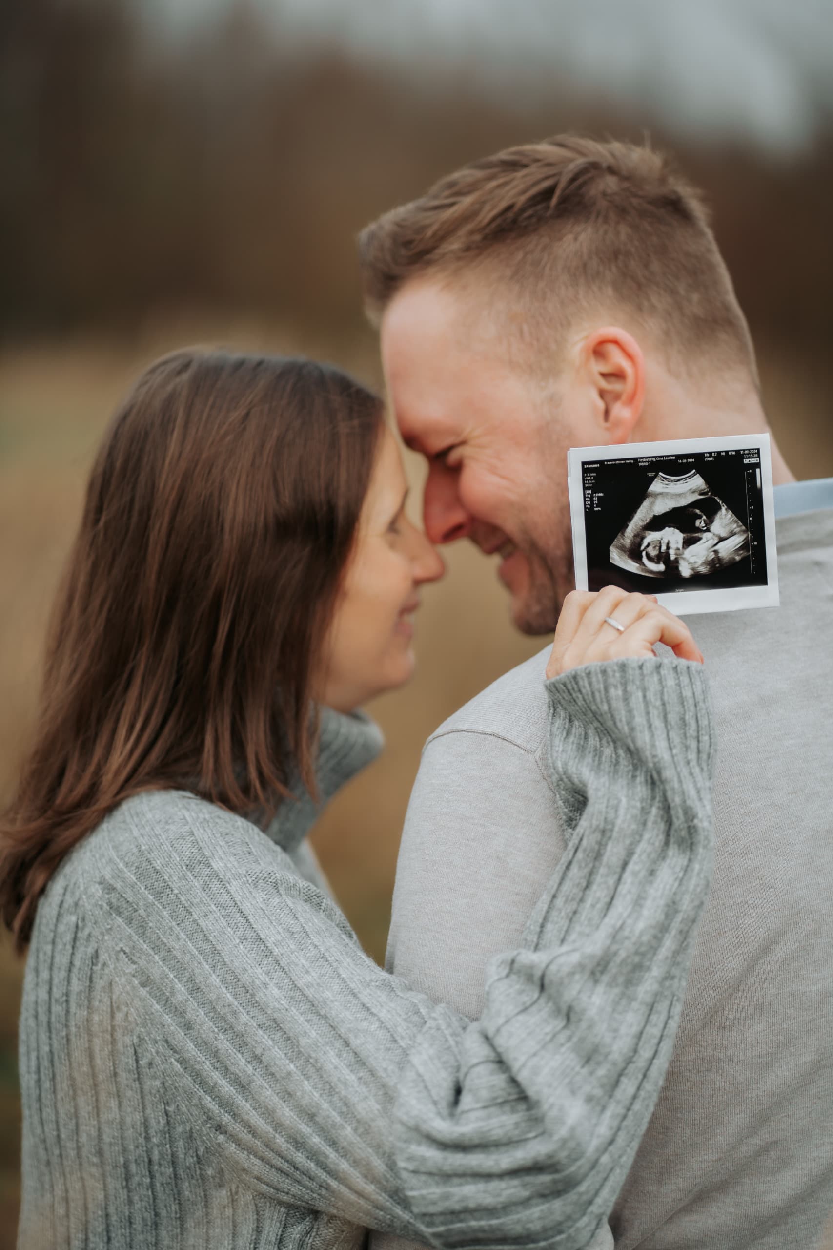 Babynews Shooting Wülfrath, Paar mit Ultraschallbild